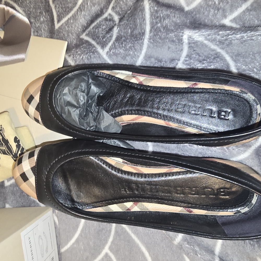 Burberry Cream Ballerina Flats - Picture 5 of 5